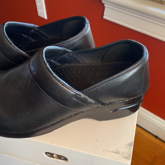 Women’s Lands End black professional leather clogs size 8 - Picture 3 of 4